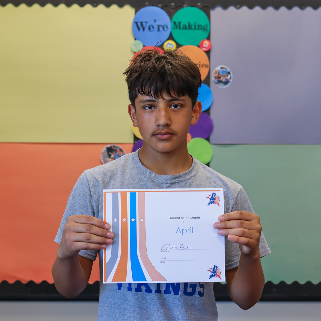  Photo of student of the month