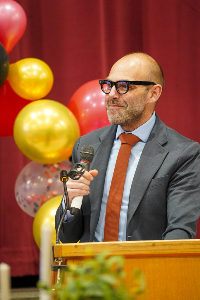 Columbia Vista Intermediate Principal Mr. Young announcing award winners