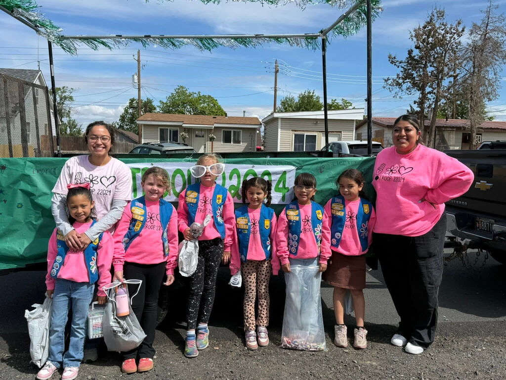 Group photo of Girl Scout Troop during Landing Days Parade 