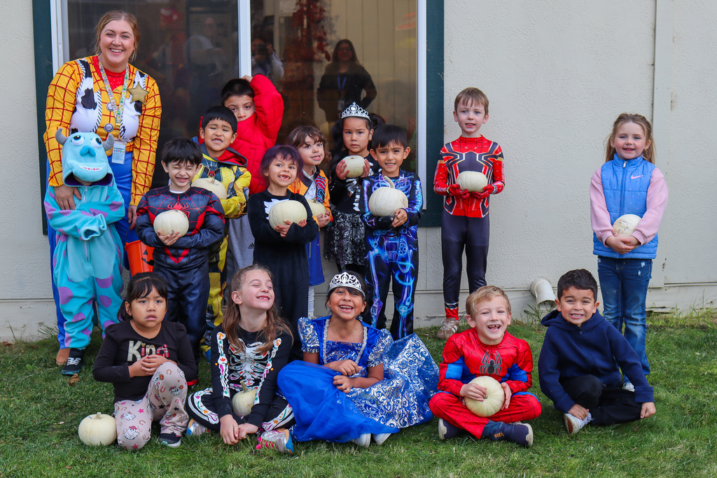 Mrs. Bestebreur's class and their pumpkins they got to pick