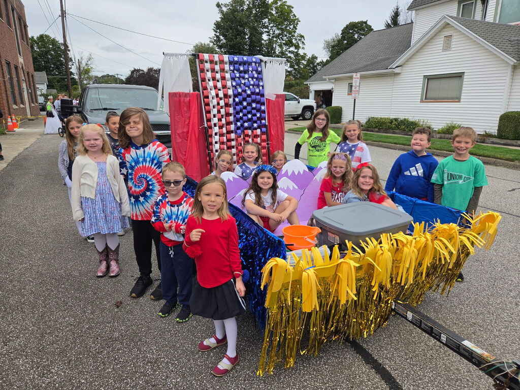 UCE Homecoming Float!