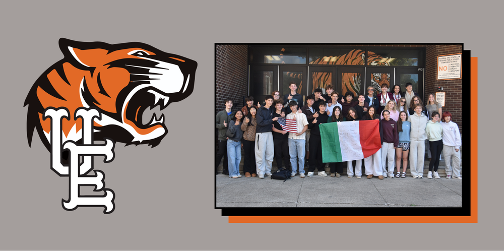 U-E students and Italian students in front of the UEHS