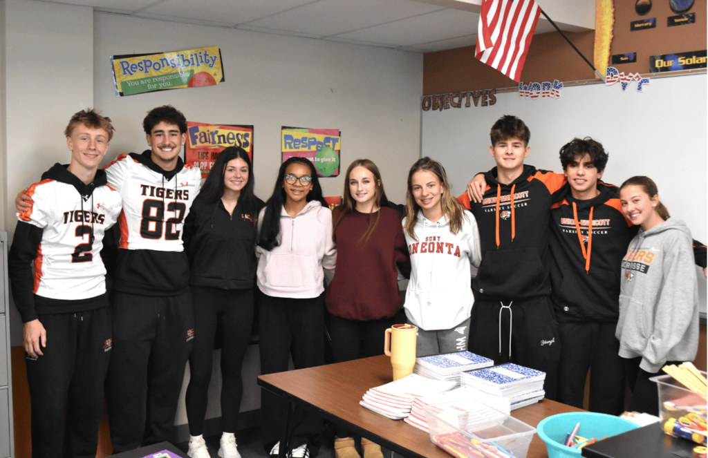 UEHS Students in JFS Middle school