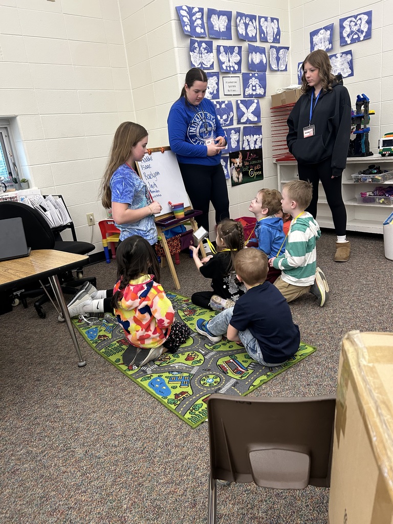 4K students with high school helpers