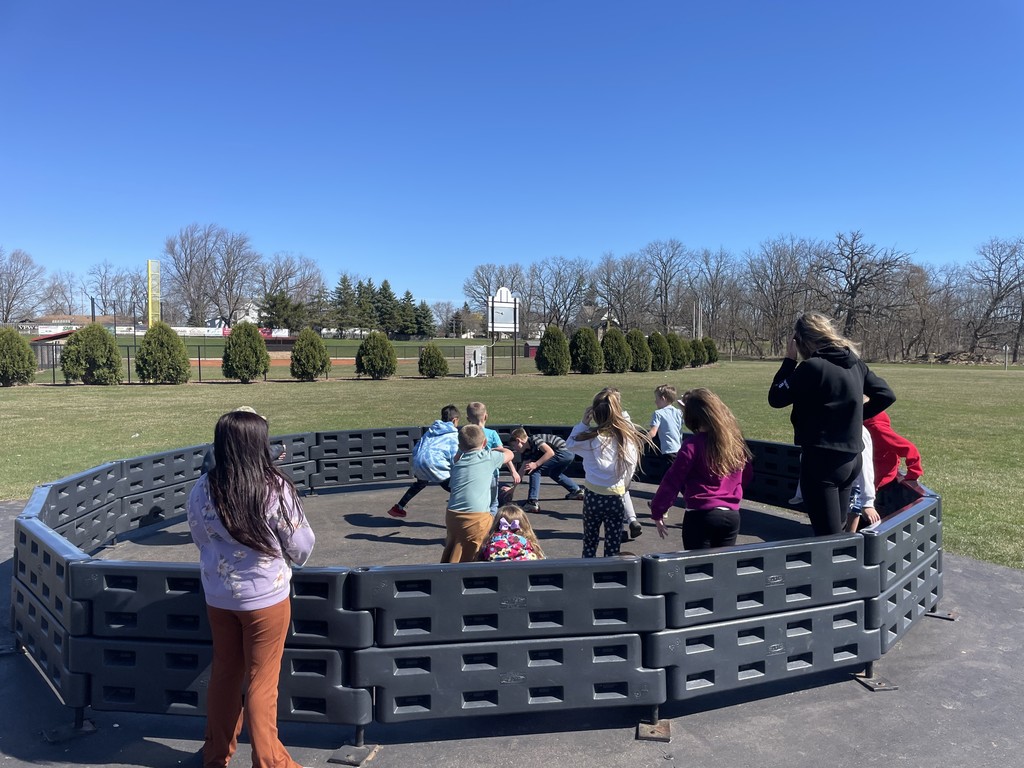 students playing gaga ball