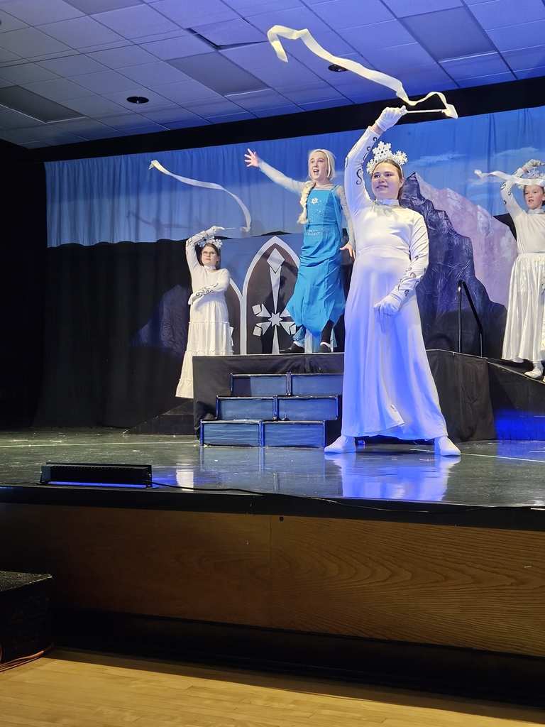 students practice Frozen