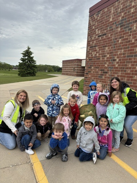 4K students pose for a photo