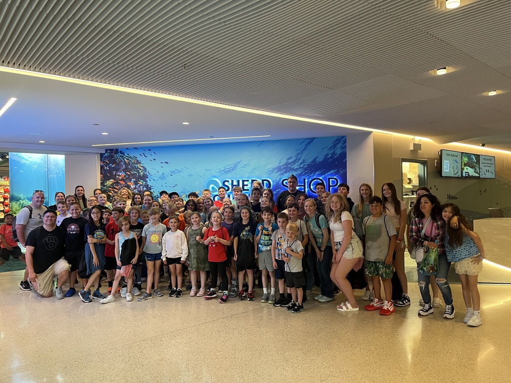 full group photo at the Shedd