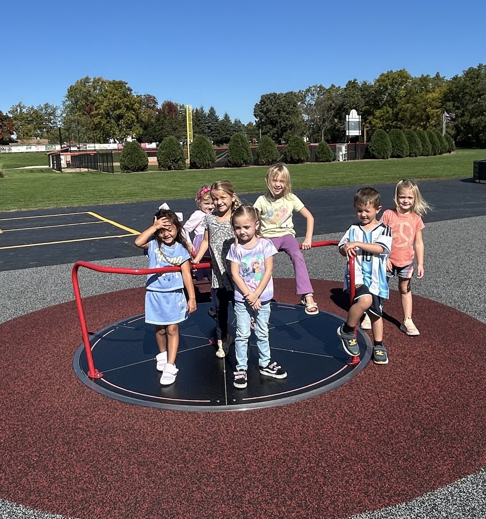 4k students use playground equipment