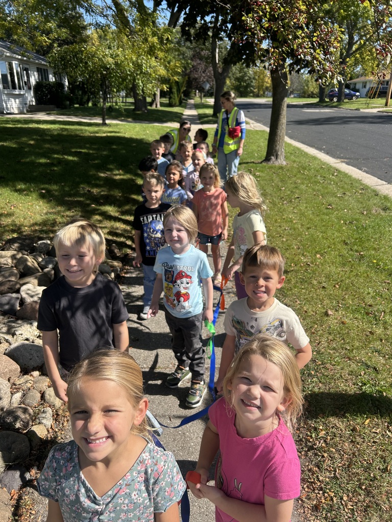 4k students on a walk