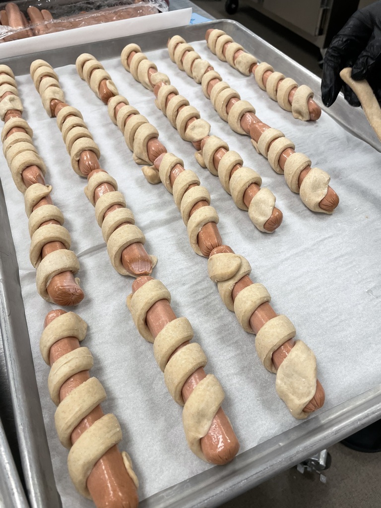 prepped mummy dogs before they're cooked