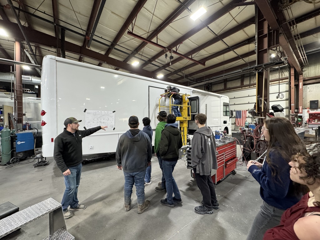 Students on field trip at Lynch.