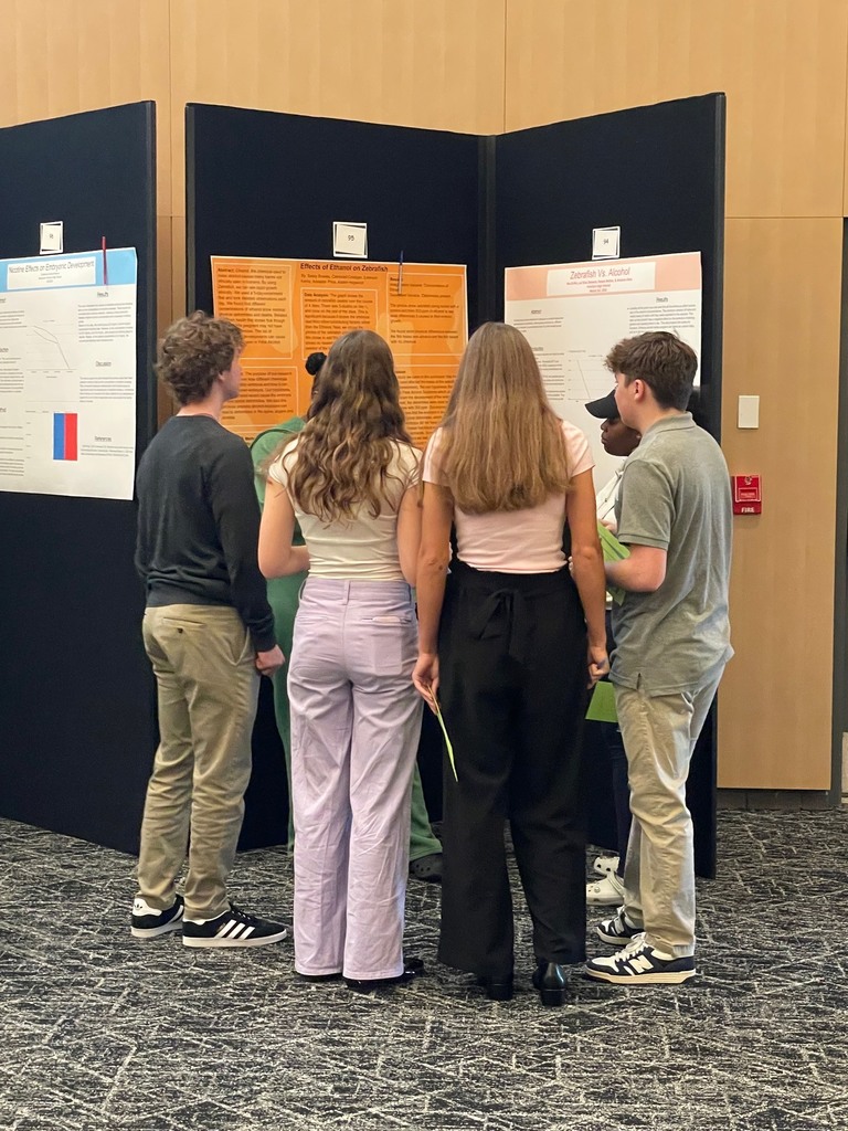 AP Bio students presenting