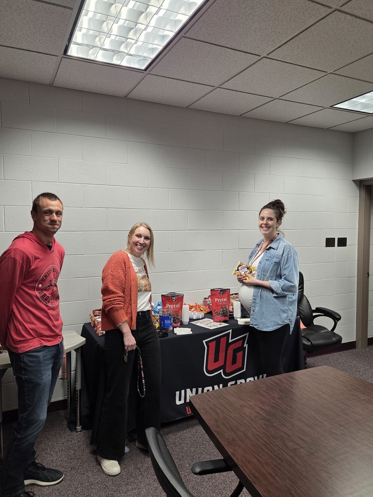 Teachers grabbing snacks