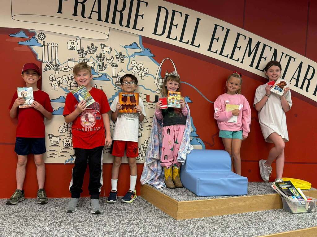 This weeks caught reading winners. Keep growing your brain!