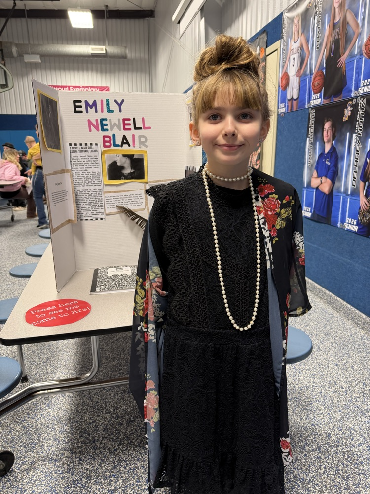 3rd Grade Famous Missourian Exhibit.
