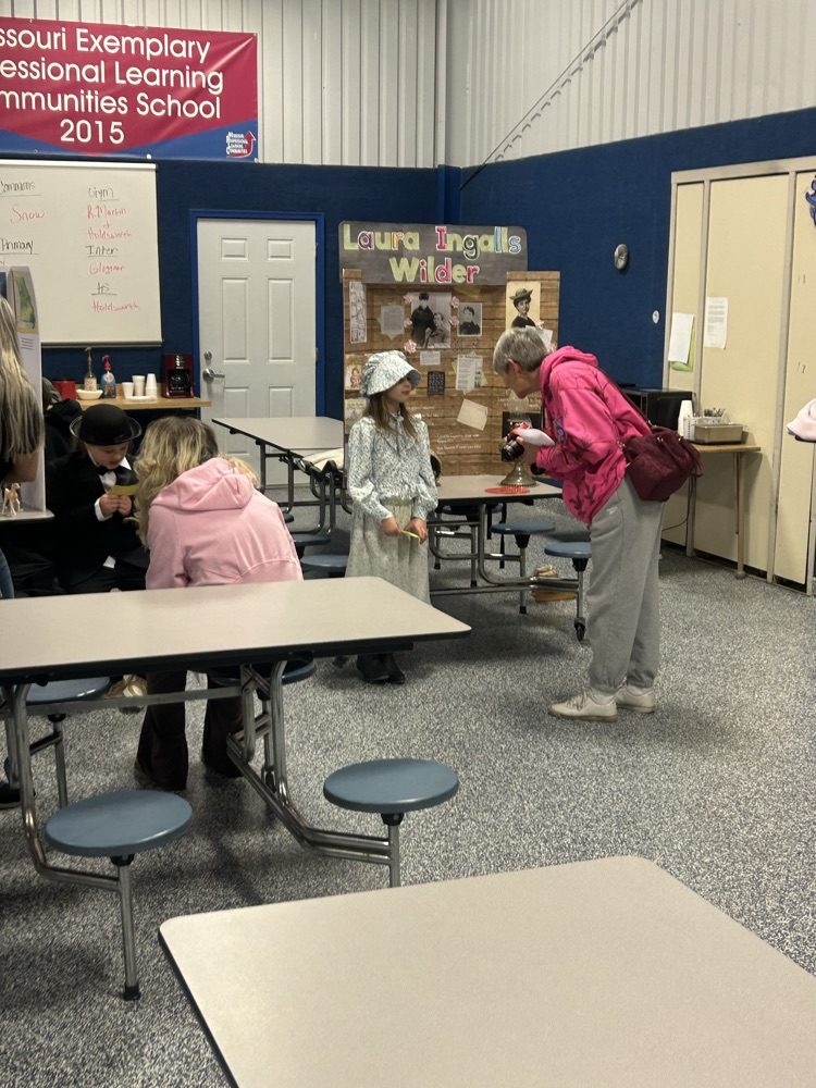 3rd Grade Famous Missourian Exhibit.