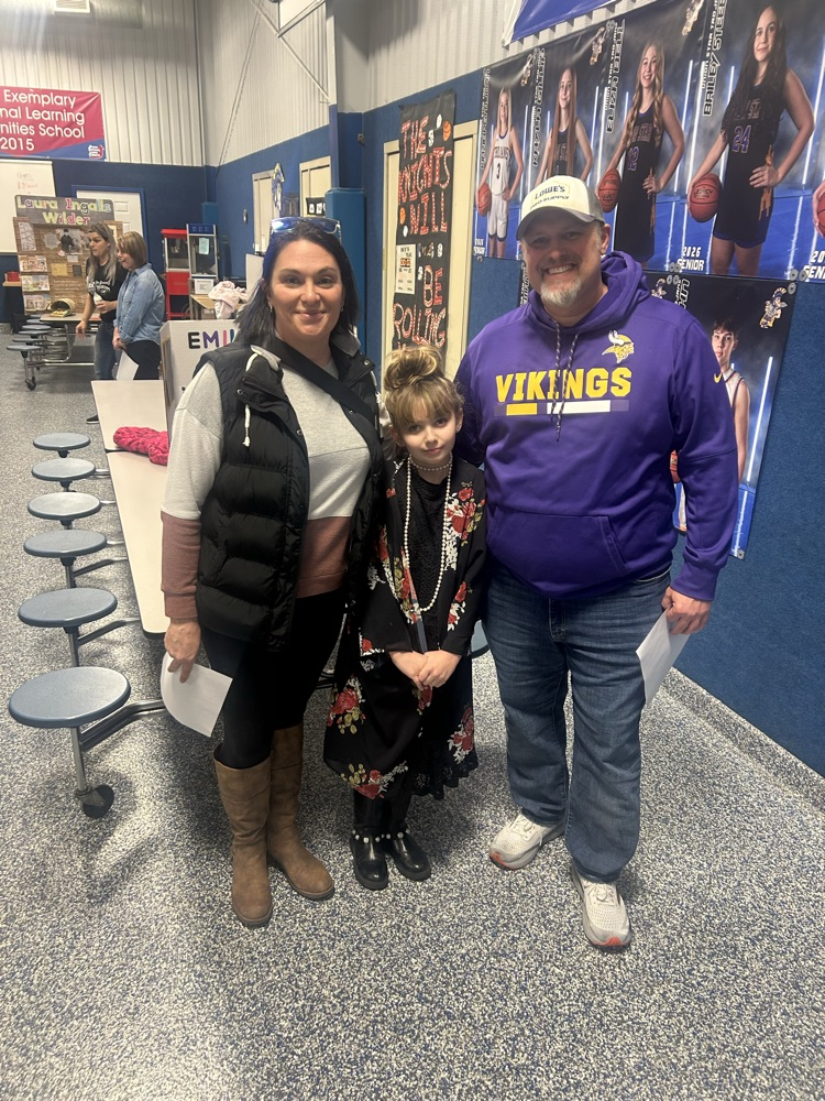 3rd Grade Famous Missourian Exhibit.