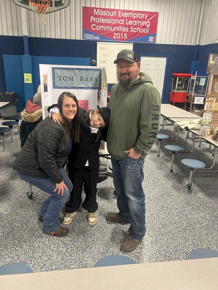 3rd Grade Famous Missourian Exhibit.