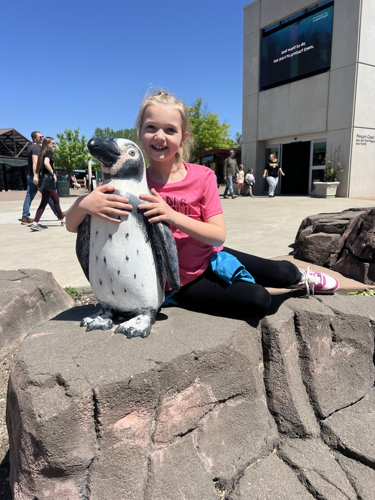 1st Grade enjoyed the Zoo Friday.