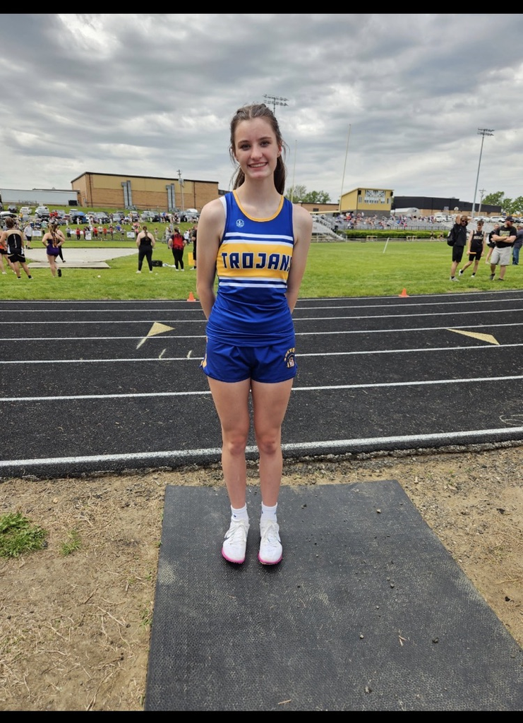 picture of Remie at District track.