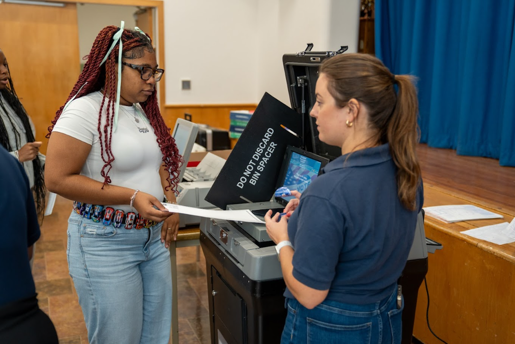 Students in voting workshop