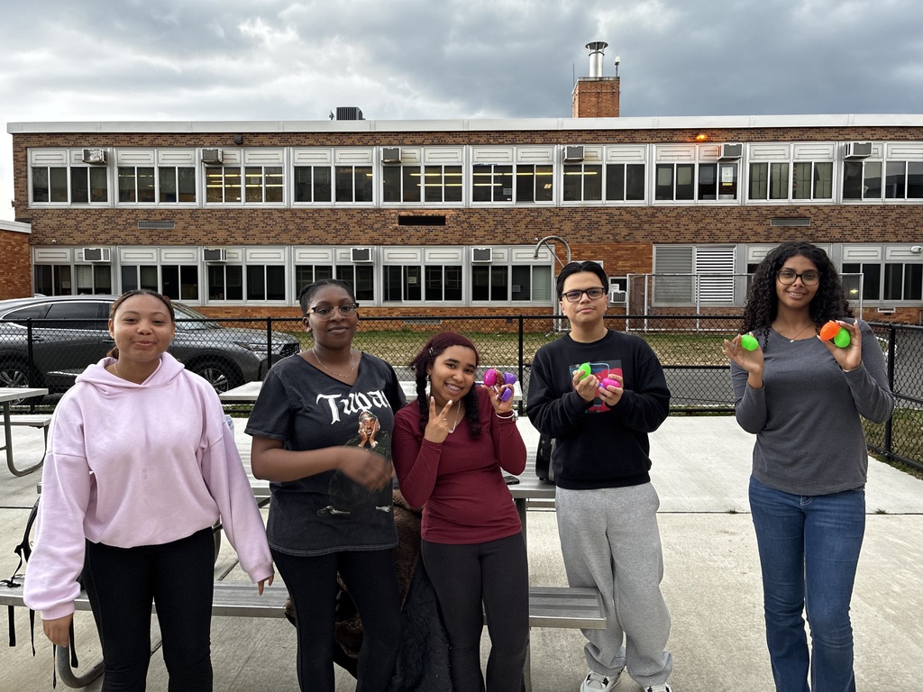 UHS student council organizes the Egg Hunt.