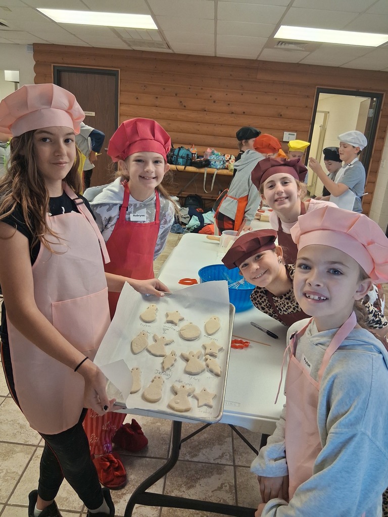 Girls and their ornaments