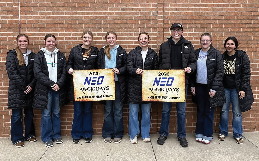 NEO livestock contest team photo