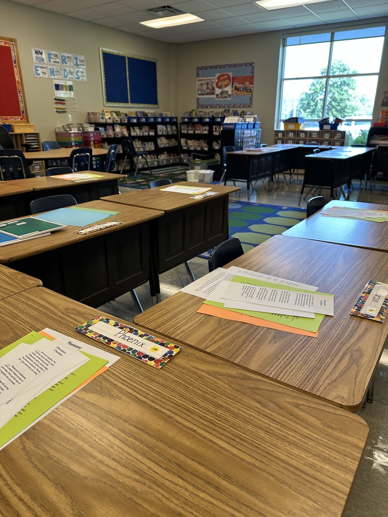 picture of an empty 2nd grade classroom