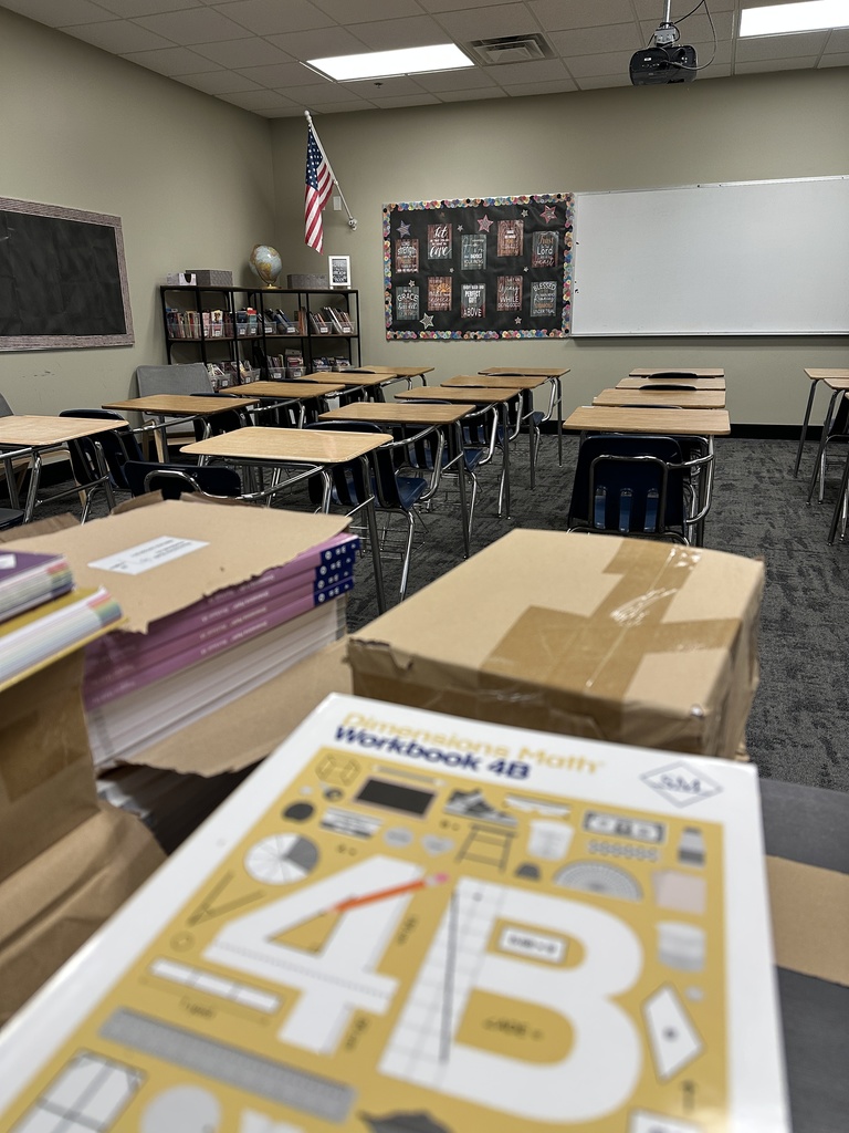 picture of an empty 4th grade classroom