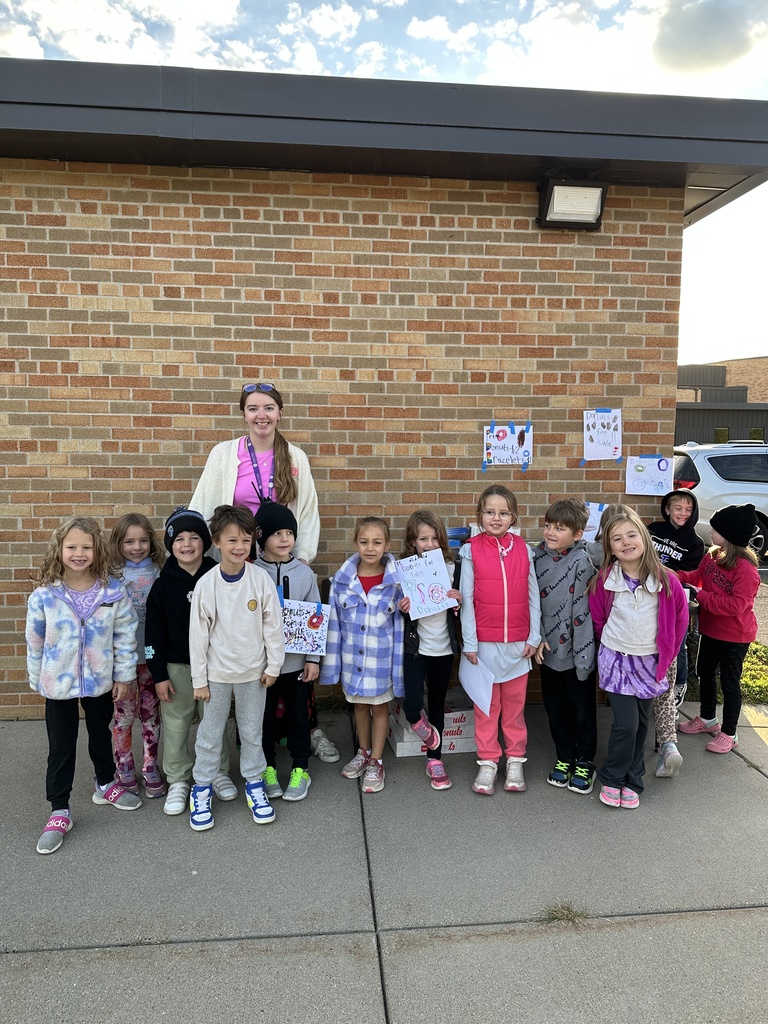 class picture of 1st graders