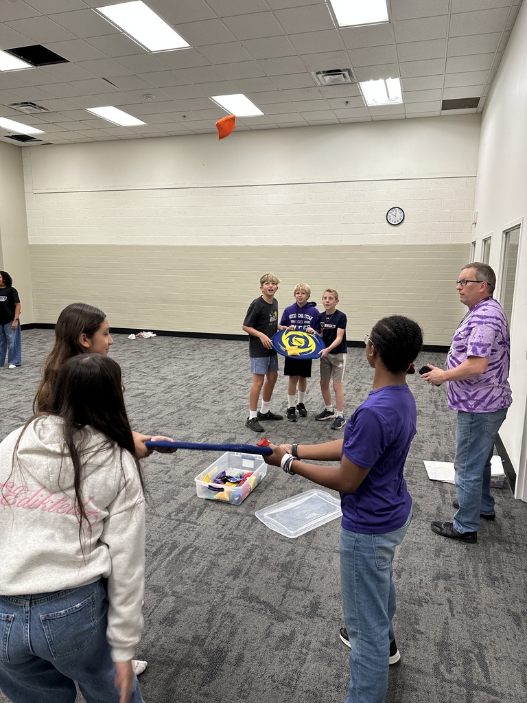 7th grade students participating in a teambuilding activity