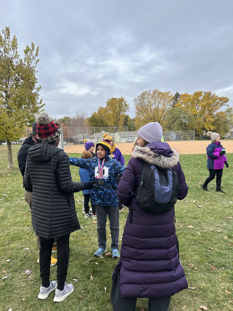 spectators and runners hanging around after the thunder run