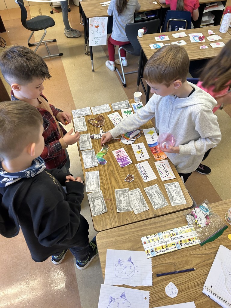 1st grade students practicing being producers and consumers
