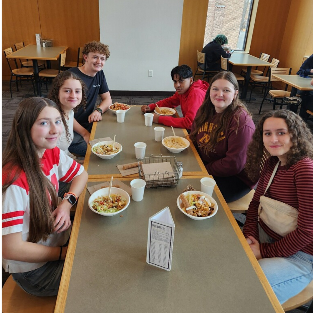 students eating lunch