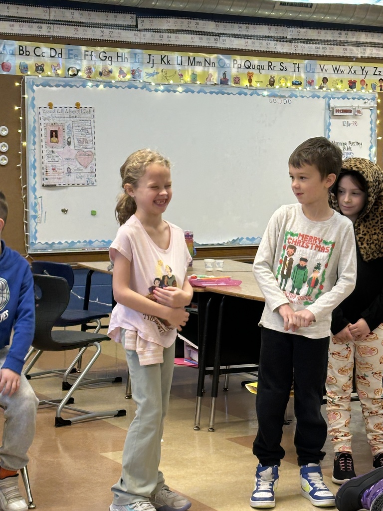 1st grade students acting out the parts of the Christmas story