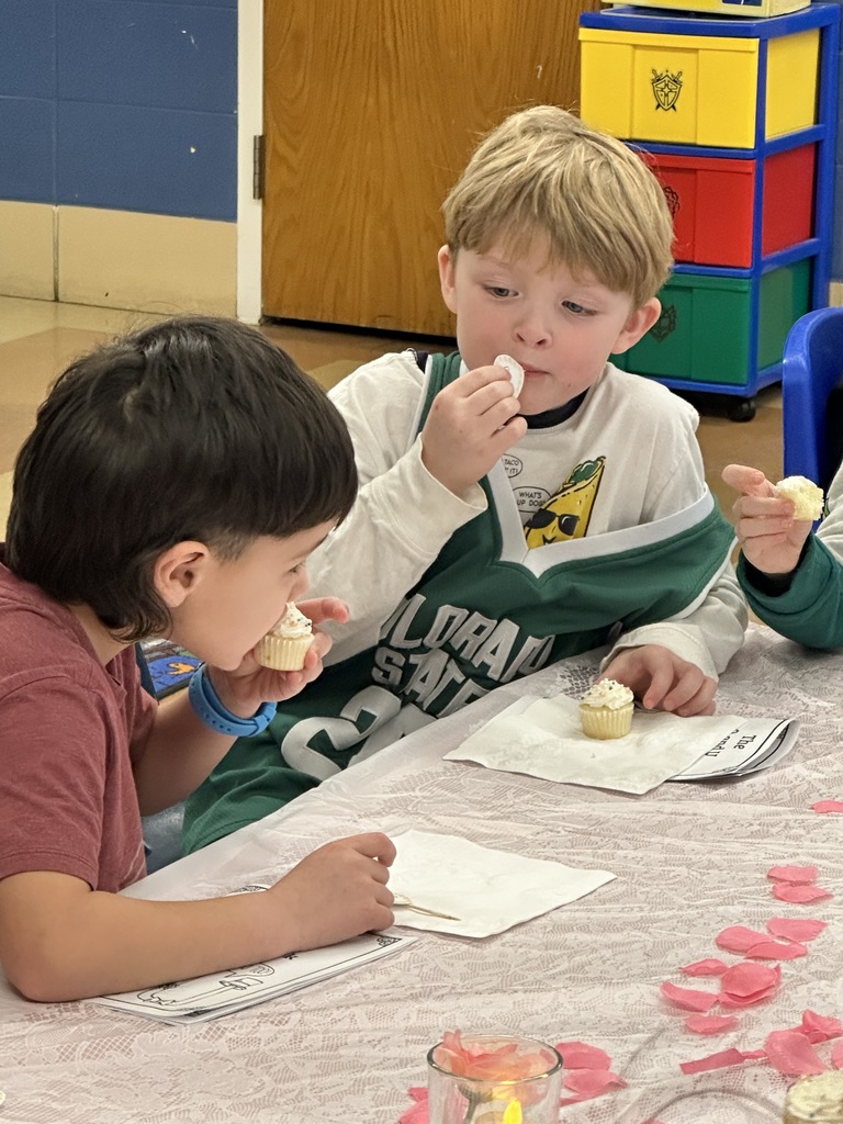 students eating cupcakes 