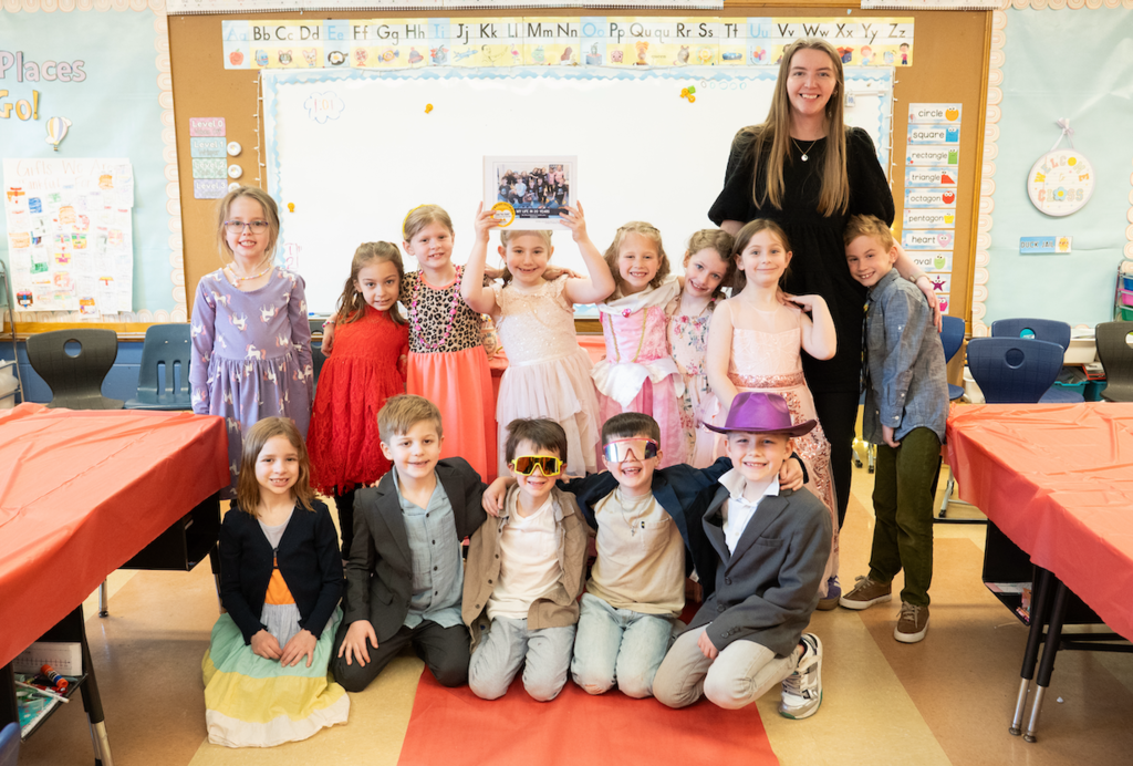 class photo of the 1st graders