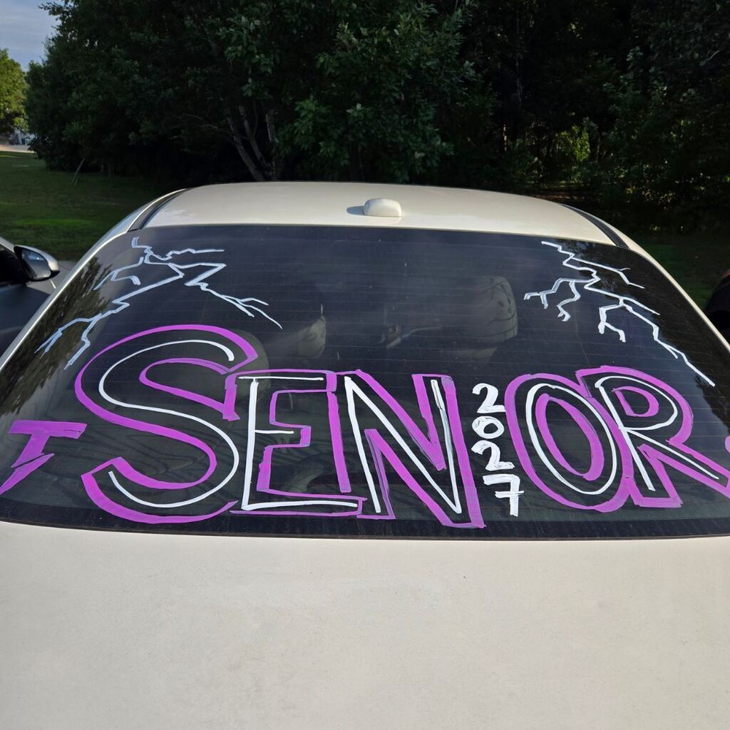 car window decorated for senior class of 2027