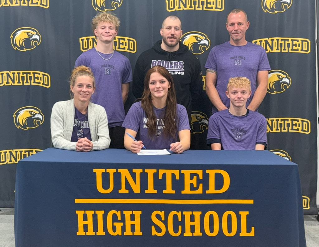 Pictured L to R: Front:  Erin Campbell, Auston Brown, Thomas Brown Sr.     Back:  Thomas Brown, Coach Tyler Leitza, Gage Brown