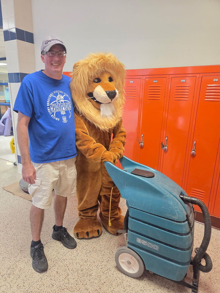 Lion Working