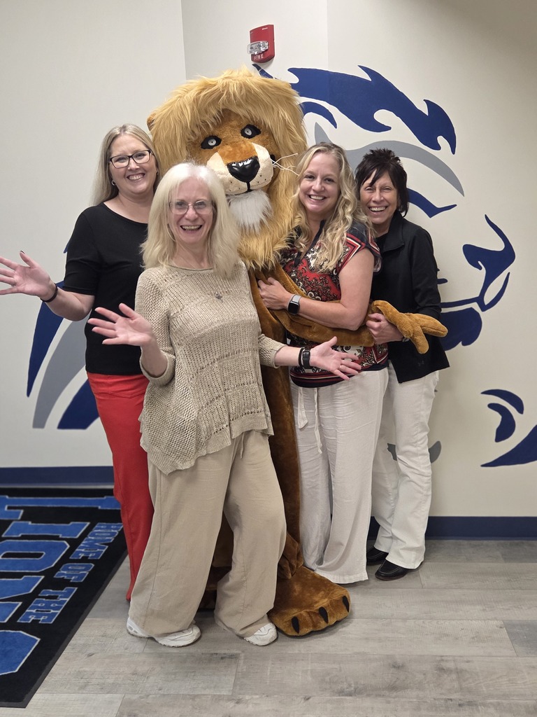 Lion with ladies
