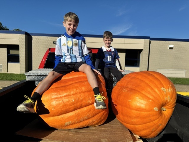 Extra large pumpkin visit