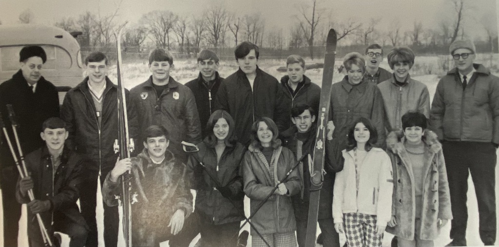 Throwing it back to the good times, great friends, and unforgettable memories in the snow! ⛷️