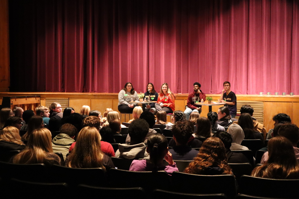 UMHS Seniors ask questions during a Q&A