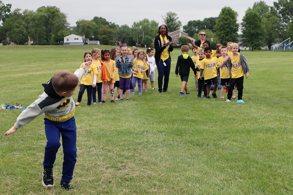 UMPS students in a relay race