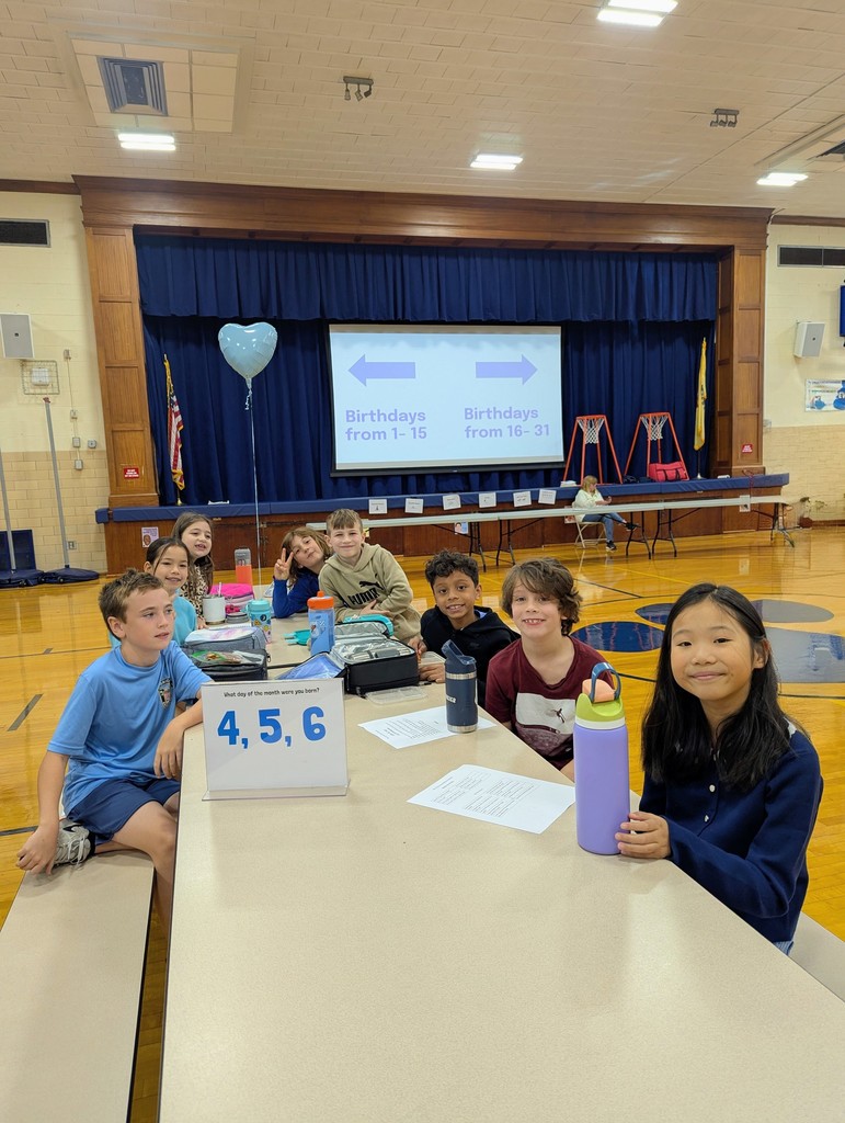 Third grade students enjoying mix it up lunch!