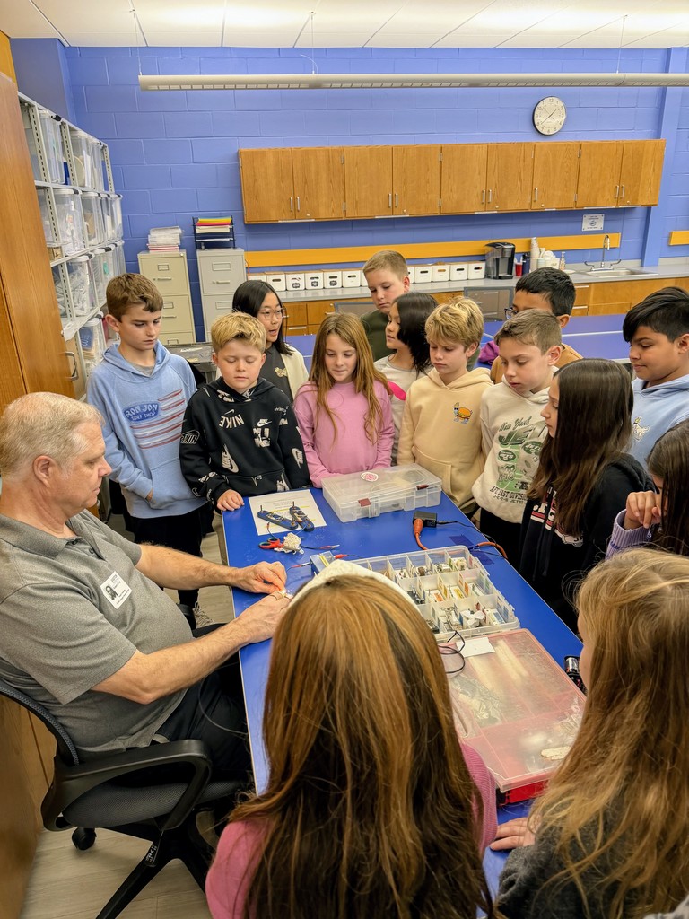 Mrs. Drucker's class learning about how to create their own circuits 