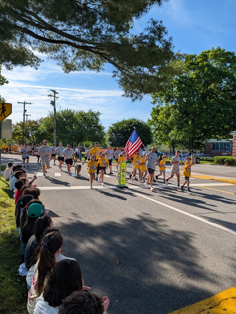 Students and Law Enforcement participating in the Torch Run